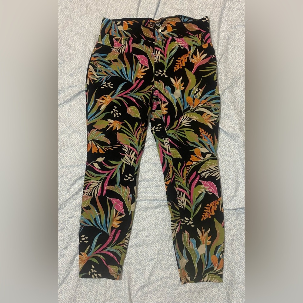 Terra & Sky Multicolor Leaf Print Pants